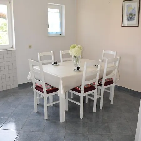 Danijela Apartment *